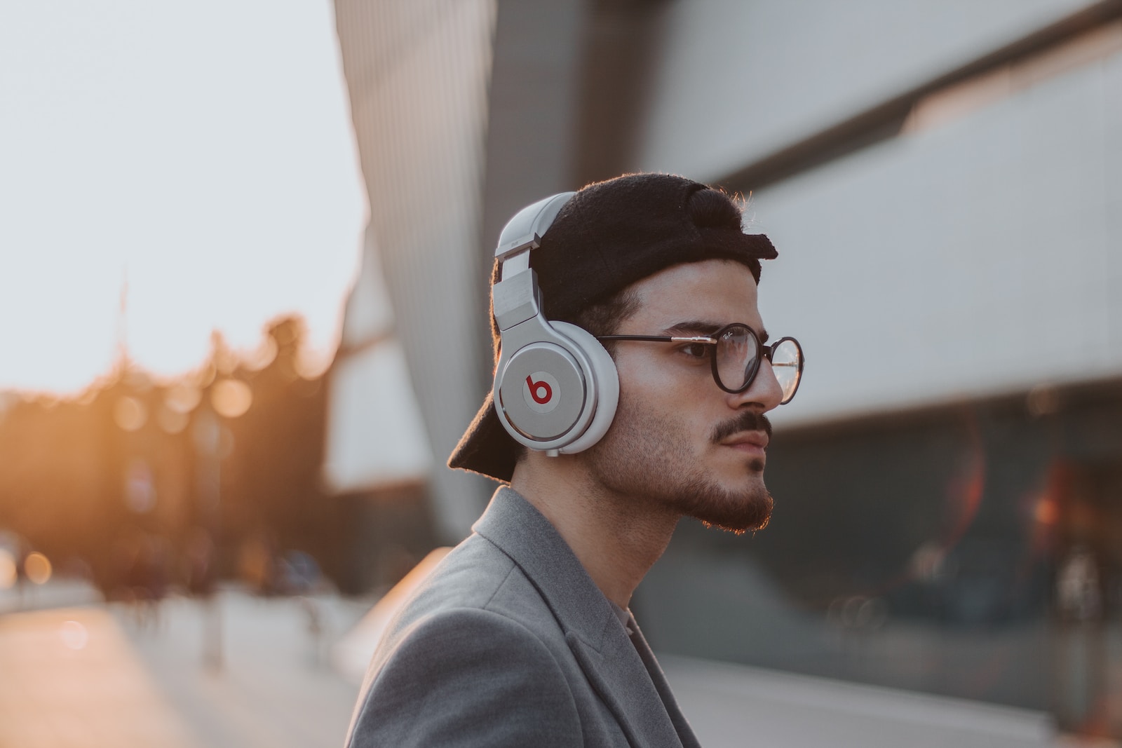 7 Best Headphones for Glasses Wearers in 2025